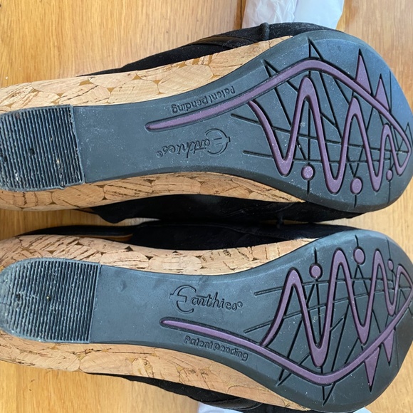 Earthies 8.5 Black suede, open-toed wedge - Picture 4 of 6